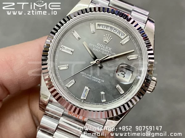 Rolex DayDate 228236 40mm GMF 1:1 Mejor Edición Esfera Negra Marcadores Diamantes Bisel Acanalado en Brazalete SS A2836 (Tungsteno Versión Pesada) - Reloj Super Clon | 1:1 Mejor Versión