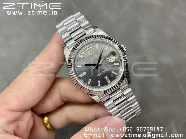 Rolex DayDate 228236 40mm GMF 1:1 Mejor Edición Esfera Negra Marcadores Diamantes Bisel Acanalado en Brazalete SS A2836 (Tungsteno Versión Pesada) - Reloj Super Clon | 1:1 Mejor Versión