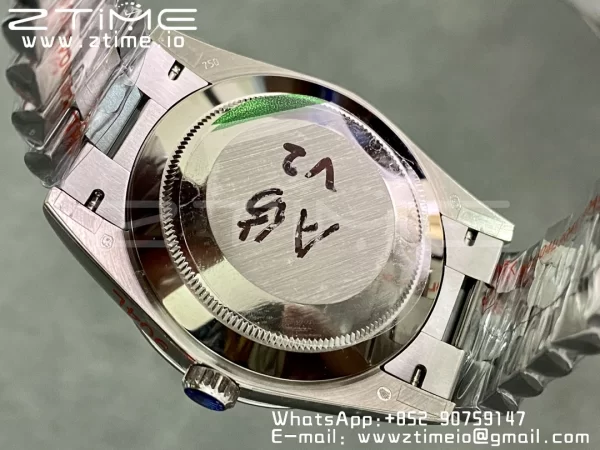 Rolex DayDate 228236 40mm GMF 1:1 Mejor Edición Esfera Negra Marcadores Diamantes Bisel Acanalado en Brazalete SS A2836 (Tungsteno Versión Pesada) - Reloj Super Clon | 1:1 Mejor Versión