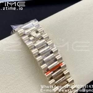 Rolex DayDate 228238 40mm YG GMF 1:1 Best Edition Green Dial Roman Markers Fluted Bezel on YG Bracelet A2836 (Tungsten Heavy Version) - Super Clone Watch | 1:1 Best Version