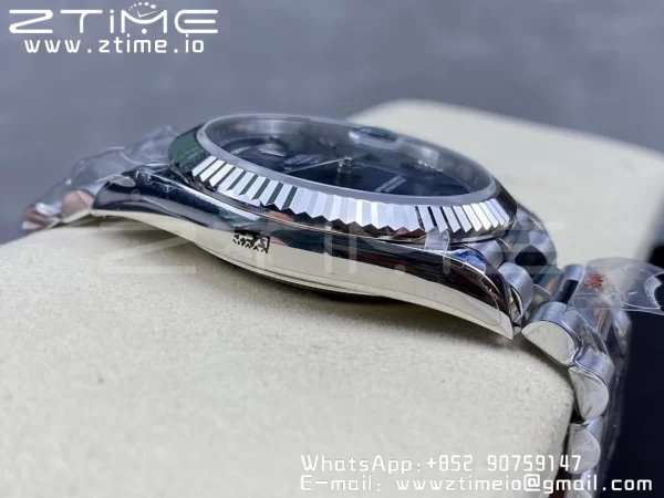 Rolex DayDate 228236 40mm GMF 1:1 Best Edition Cadran bleu Index romains Lunette cannelée sur bracelet SS A2836 (Tungsten Heavy Version) - Super Clone Watch | 1:1 Best Version