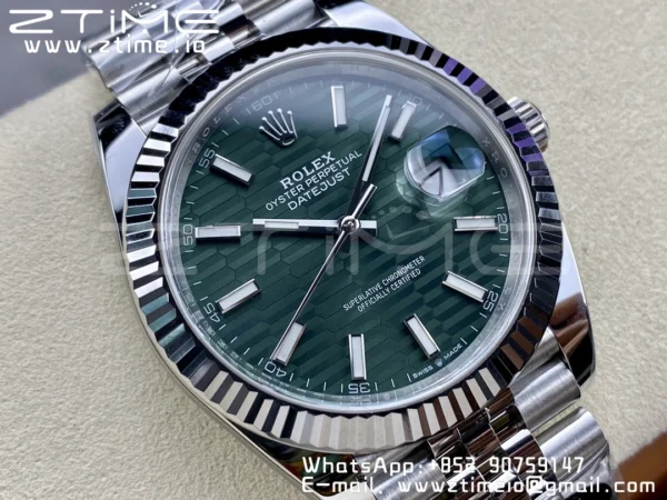 Rolex DateJust 41MM 126334 SS Clean Factory 1:1 Best Edition Green Fluted Dial on SS Jubilee Bracelet VR3235 - Super Clone Watch | 1:1 Best Version