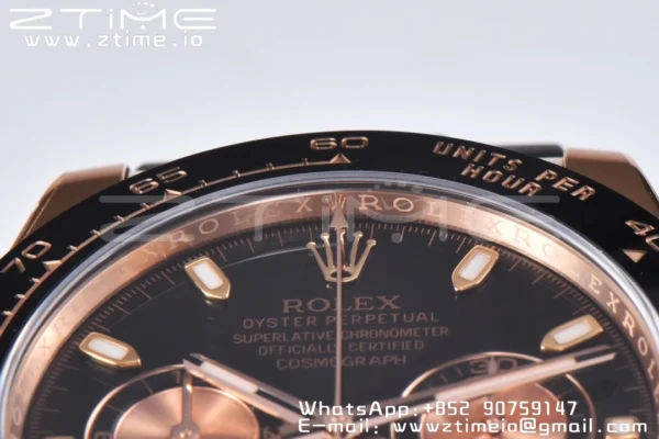 Rolex Daytona 116515 RG Clean Factory 1:1 Best Edition Lunetta in ceramica nera Quadrante nero a bastoni su cinturino in gomma Oysterflex A4130 v2 - Orologio Super Clone | 1:1 Best Version