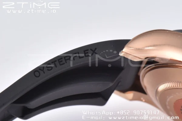 Rolex Daytona 116515 RG Clean Factory 1:1 Best Edition Lunetta in ceramica nera Quadrante nero a bastoni su cinturino in gomma Oysterflex A4130 v2 - Orologio Super Clone | 1:1 Best Version