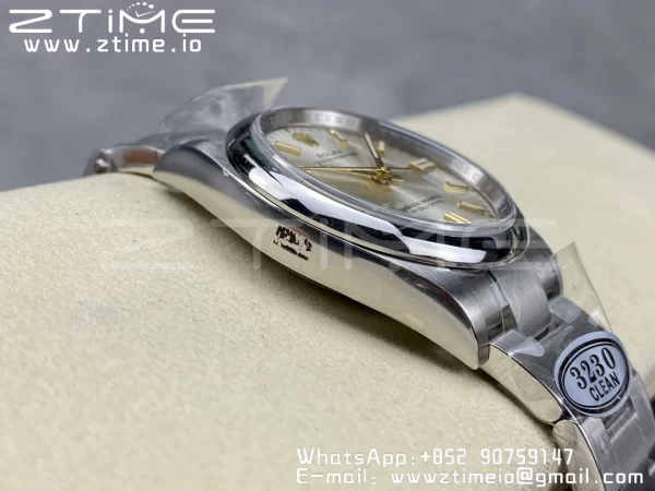 Rolex Oyster Perpetual 126000 36mm Clean 1:1 Best Edition 904L Steel Silver Dial VR3230 - Super Clone Watch | 1:1 Best Version