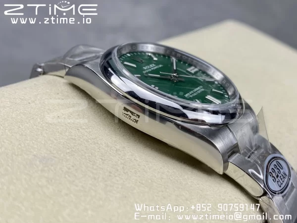 Rolex Oyster Perpetual 126000 36mm Clean 1:1 Best Edition 904L Steel Green Dial VR3230 - Super Clone Watch | 1:1 Best Version