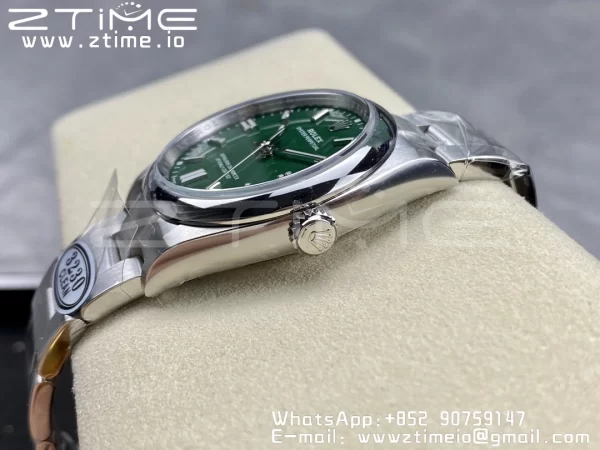 Rolex Oyster Perpetual 126000 36mm Clean 1:1 Best Edition 904L Steel Green Dial VR3230 - Super Clone Watch | 1:1 Best Version