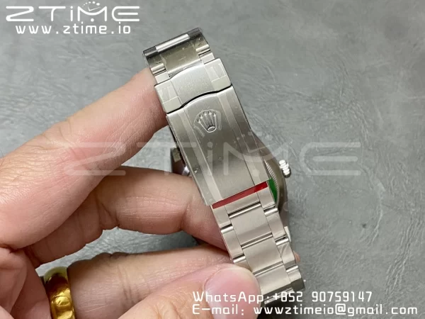 Rolex Oyster Perpetual 126000 36mm Clean 1:1 Best Edition 904L Steel Red Dial VR3230 - Super Clone Watch | 1:1 Best Version