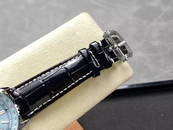 Breitling Navitimer Automatik 41mm SS BLSF Eisblaues Zifferblatt auf schwarzem Lederband A2824 V2 - Super Clone Watch | 1:1 Best Version