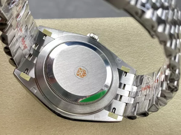 ロレックスデイトジャスト41 126334 EWEファクトリー1:1ベストエディションローマン文字盤ジュビリーブレスレットA3235 - スーパークローン時計｜1:1ベストバージョン