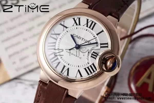 CARTIER Ballon Bleu 33mm RG AF 1:1 Best Edition Ασημί καντράν σε καφέ δερμάτινο λουράκι SEIKO NH05A - Super Clone Watch | 1:1 Best Version