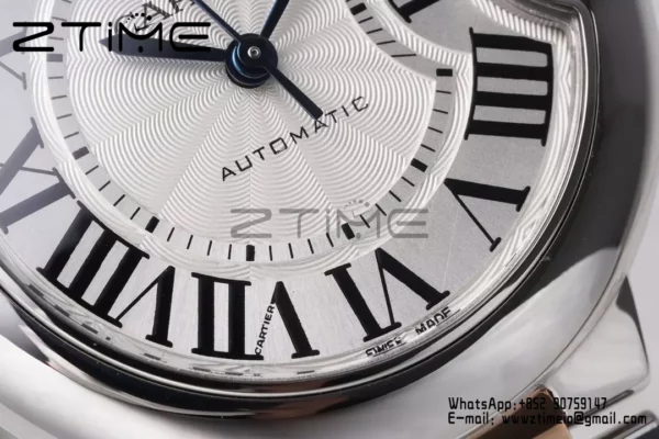 カルティエ バロンブルー 33mm SS/YG AF 1:1 ベストエディション シルバーダイアル SS/YG ブレスレット SEIKO NH05A - スーパークローンウォッチ｜1:1 ベストバージョン