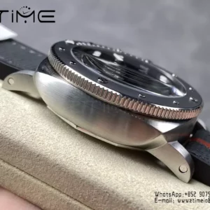 Panerai PAM1565 Submersible Luna Rossa 42mm VSF 1:1 Best Edition P900 - Super Clone Watch | 1:1 Best Version