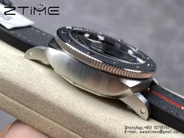 Panerai PAM1565 Submersible Luna Rossa 42mm VSF 1:1 Best Edition P900 - Super Clone Watch | 1:1 Best Version