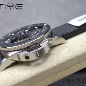 Panerai PAM1565 Submersible Luna Rossa 42mm VSF 1:1 Best Edition P900 - Super Clone Watch | 1:1 Best Version