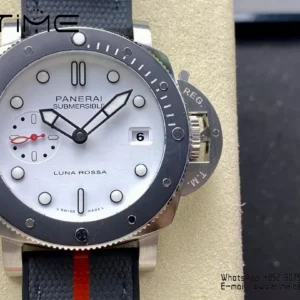 Panerai PAM1579 Submersible Luna Rossa 42mm VSF 1:1 Best Edition P900 - Super Clone Watch | 1:1 Best Version