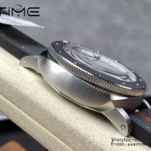 Panerai PAM1579 Submersible Luna Rossa 42mm VSF 1:1 Best Edition P900 - Super Clone Watch | 1:1 Best Version