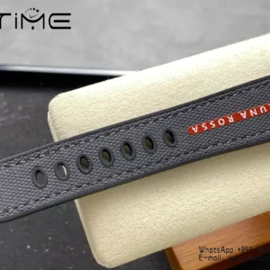 Panerai PAM1579 Submersible Luna Rossa 42mm VSF 1:1 Best Edition P900 - Super Clone Watch | 1:1 Best Version