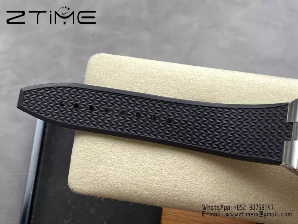 VC Overseas 41mm 7900V GR Factory 1:1 Best Edition Black Dial Black Rubber Strap - Super Clone Watch | 1:1 Best Version