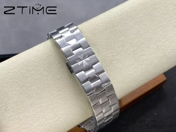 VC Overseas 41mm 7900V GR Factory 1:1 Best Edition White Dial SS Bracelet - Super Clone Watch | 1:1 Best Version