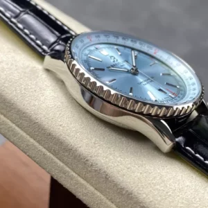 Breitling Navitimer Automatik 41mm SS BLSF Eisblaues Zifferblatt auf schwarzem Lederband A2824 V2 - Super Clone Watch | 1:1 Best Version