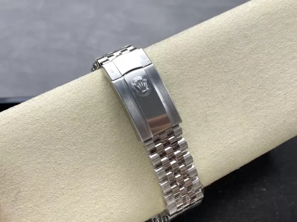 ロレックスデイトジャスト41 126334 EWEファクトリー1:1ベストエディションローマン文字盤ジュビリーブレスレットA3235 - スーパークローン時計｜1:1ベストバージョン