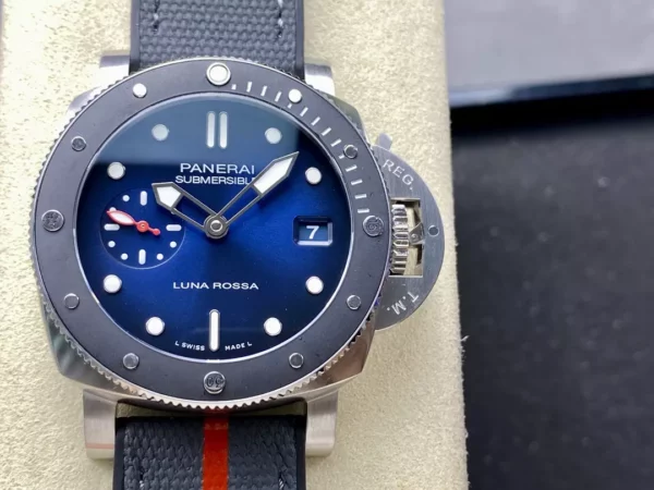 Panerai PAM1565 Submersible Luna Rossa 42mm VSF 1:1 Best Edition P900 - Super Clone Watch | 1:1 Best Version