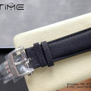 Breitling Avenger Automatic GMT 44 BLS Factory 1:1 Best Edition Black Dial Red GMT Black Nylon Strap - Super Clone Watch | 1:1 Best Version
