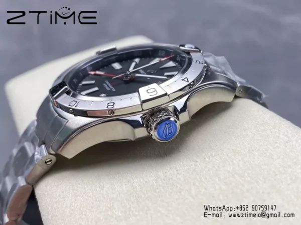 Breitling Avenger Automatic GMT 44 BLS Factory 1:1 Best Edition Schwarzes Zifferblatt Rot Gmt SS Armband - Super Clone Watch | 1:1 Best Version