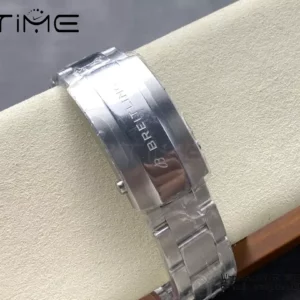Breitling Avenger Automatic GMT 44 BLS Factory 1:1 Best Edition Schwarzes Zifferblatt Rot Gmt SS Armband - Super Clone Watch | 1:1 Best Version