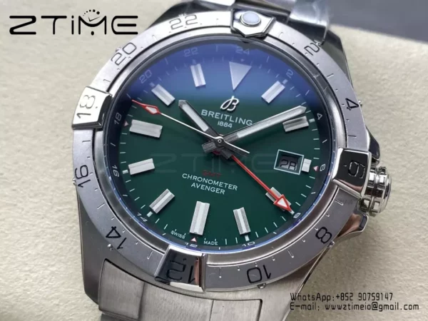 Breitling Avenger Automatic GMT 44 BLS Factory 1:1 Best Edition Grünes Zifferblatt SS Armband - Super Clone Watch | 1:1 Best Version