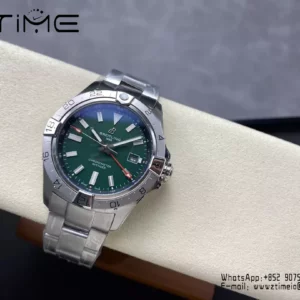 Breitling Avenger Automatic GMT 44 BLS Factory 1:1 Best Edition Grünes Zifferblatt SS Armband - Super Clone Watch | 1:1 Best Version