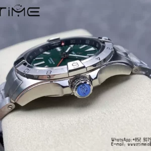 Breitling Avenger Automatic GMT 44 BLS Factory 1:1 Best Edition Grünes Zifferblatt SS Armband - Super Clone Watch | 1:1 Best Version