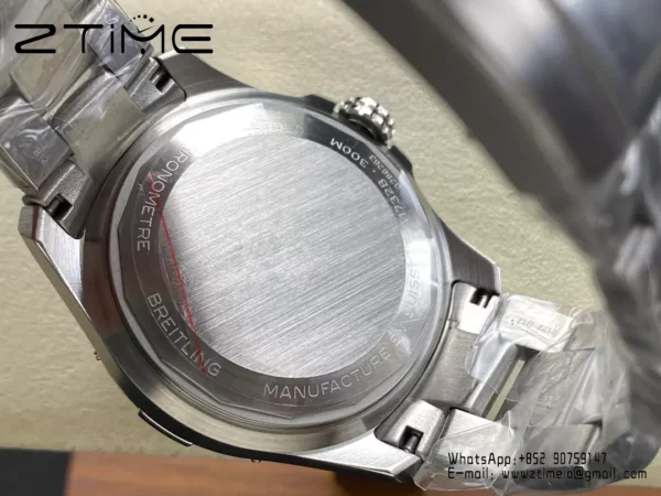 Breitling Avenger Automatic GMT 44 BLS Factory 1:1 Best Edition Grünes Zifferblatt SS Armband - Super Clone Watch | 1:1 Best Version