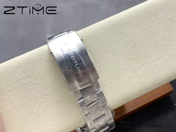 Breitling Avenger Automatic GMT 44 BLS Factory 1:1 Best Edition Grünes Zifferblatt SS Armband - Super Clone Watch | 1:1 Best Version