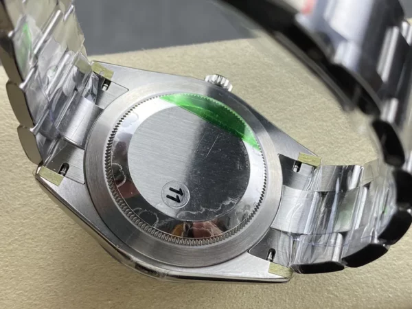 Rolex Oyster Perpetual 124300 41mm VSF 1:1 Best Edition 904L Steel Red Dial on SS Bracelet - Super Clone Watch | 1:1 Best Version